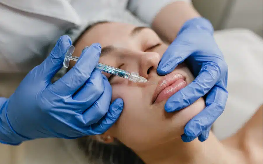 علاجات الحشو للحصول على بشرة أكثر نعومة وتقليل التجاعيد.